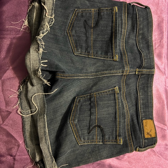 American Eagle Outfitters Jean shorts in size 4. - Picture 4 of 4